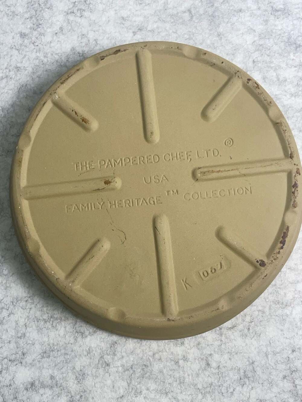 The Pampered Chef Family Heritage Collection 11-Inch Round Stoneware Baking Ston